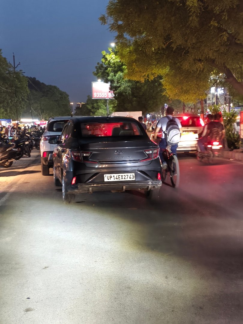 Free parking near mewar institute, hurry up, limit space available