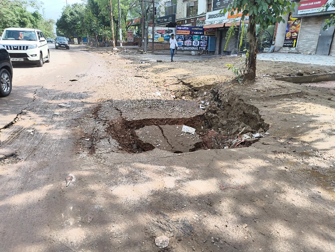 Complete Broken Road,
Indirapuram